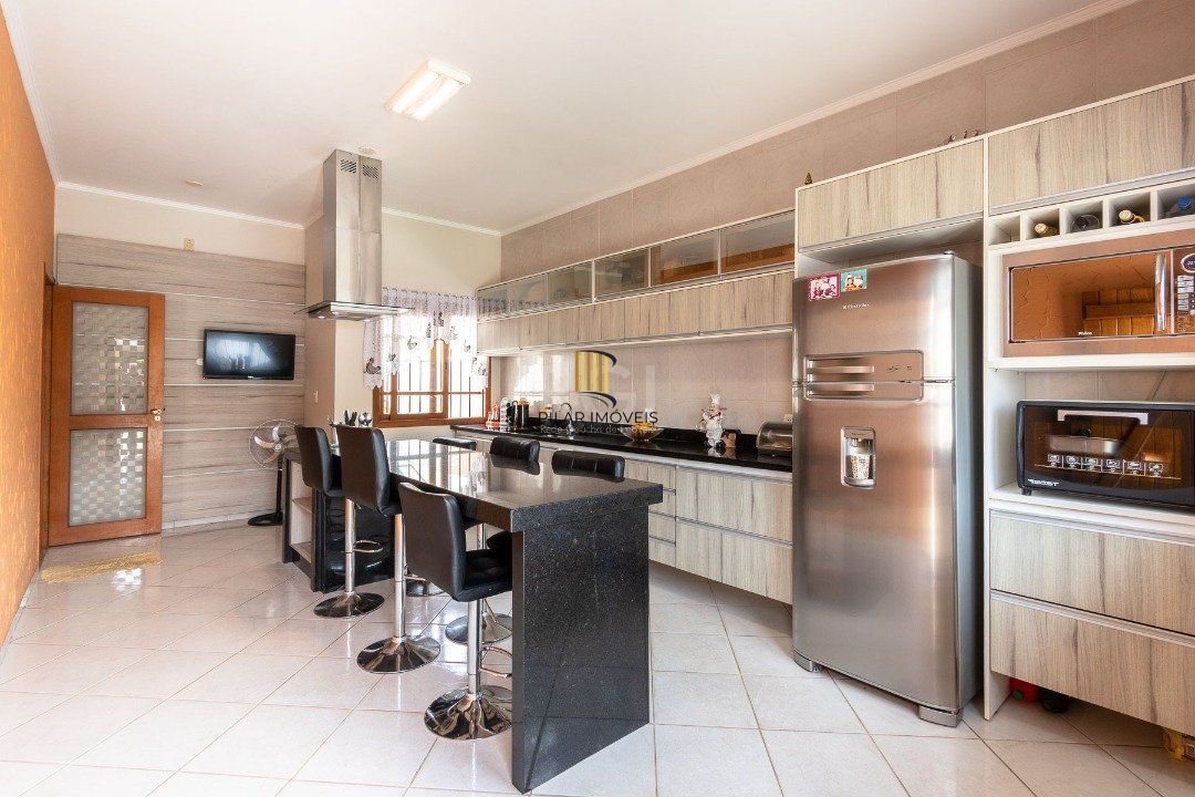 Casa para Venda - 213m², 2 dormitórios, sendo 1 suites, 2 vagas - Hípica