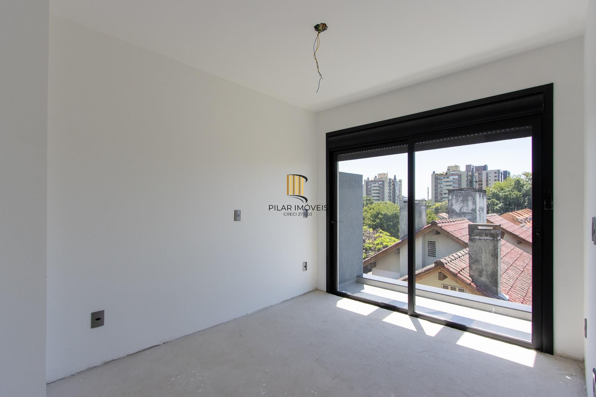 Casa em condomínio com conforto e exclusividade no bairro Tristeza