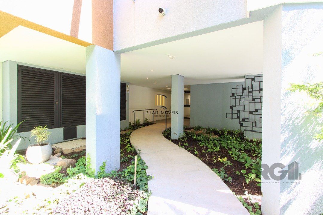 Apartamento em Porto Alegre no Bairro Petrópolis, de 2 quartos, semi mobiliado.