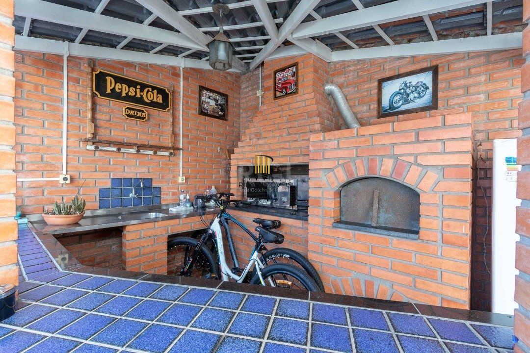 Casa para Venda - 256.5m², 3 dormitórios, sendo 1 suites, 2 vagas - Espirito Santo