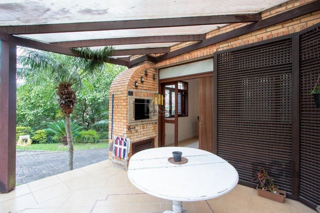 Casa Condominio para Venda - 170m², 3 dormitórios, sendo 1 suites, 2 vagas - Cavalhada