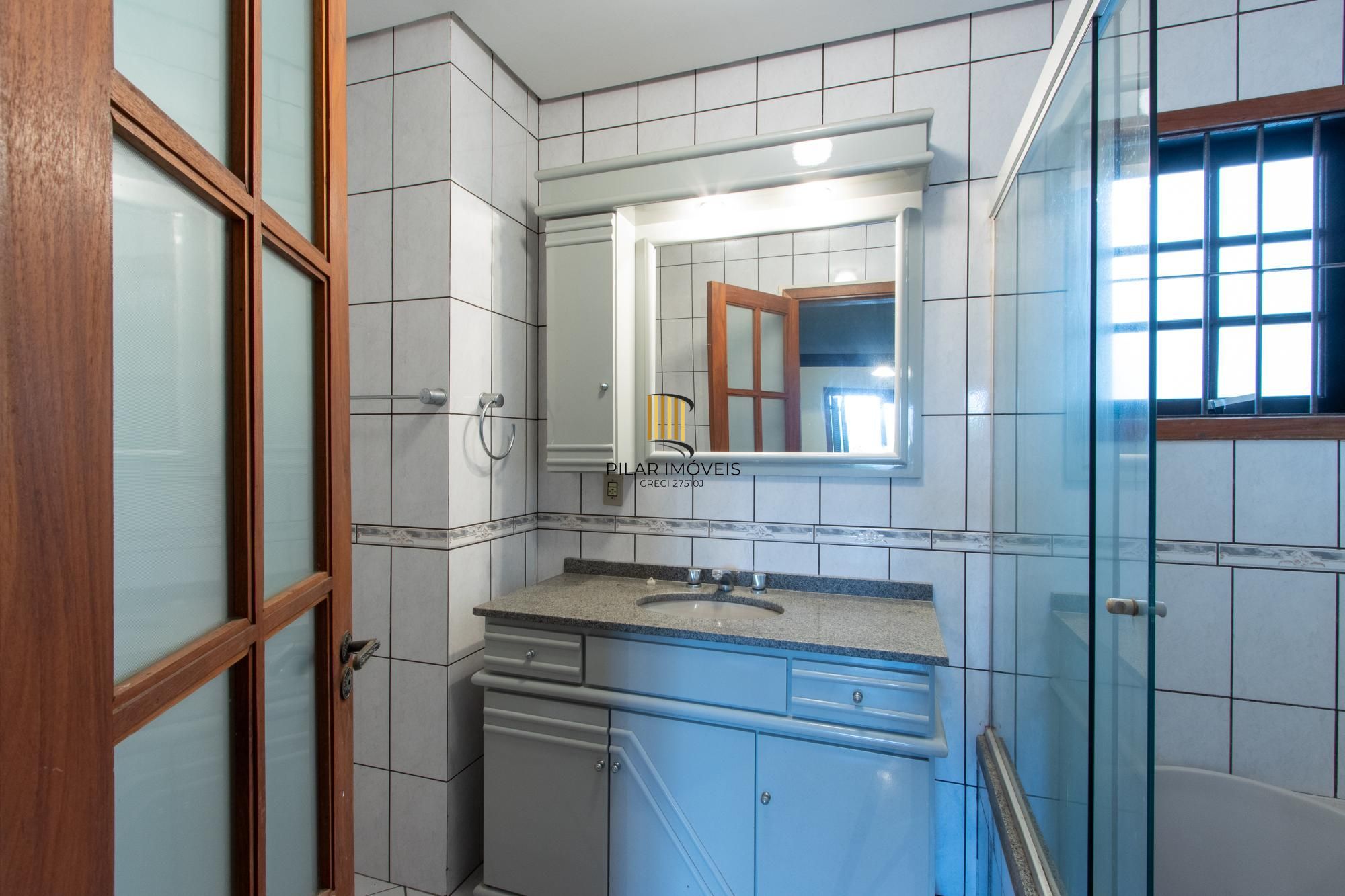 Casa de Condomínio 3 dormitórios no bairro Ipanema