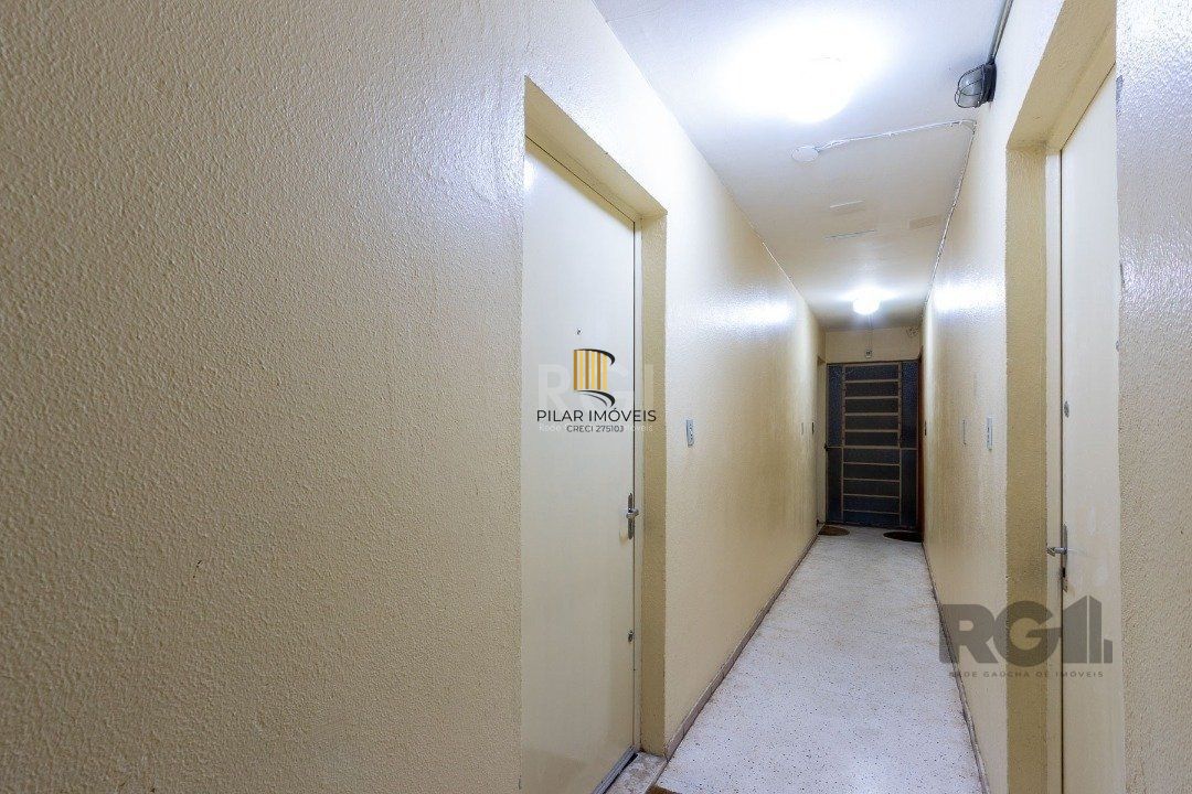 Apartamento de 1 dormitório, com vaga de garagem escriturada, próximo da Av. Otto Niemeyer.