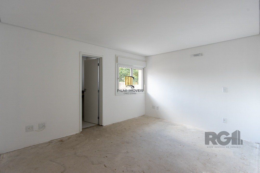 Cobertura para Venda - 214.34m², 3 dormitórios, sendo 3 suites, 2 vagas - Tristeza
