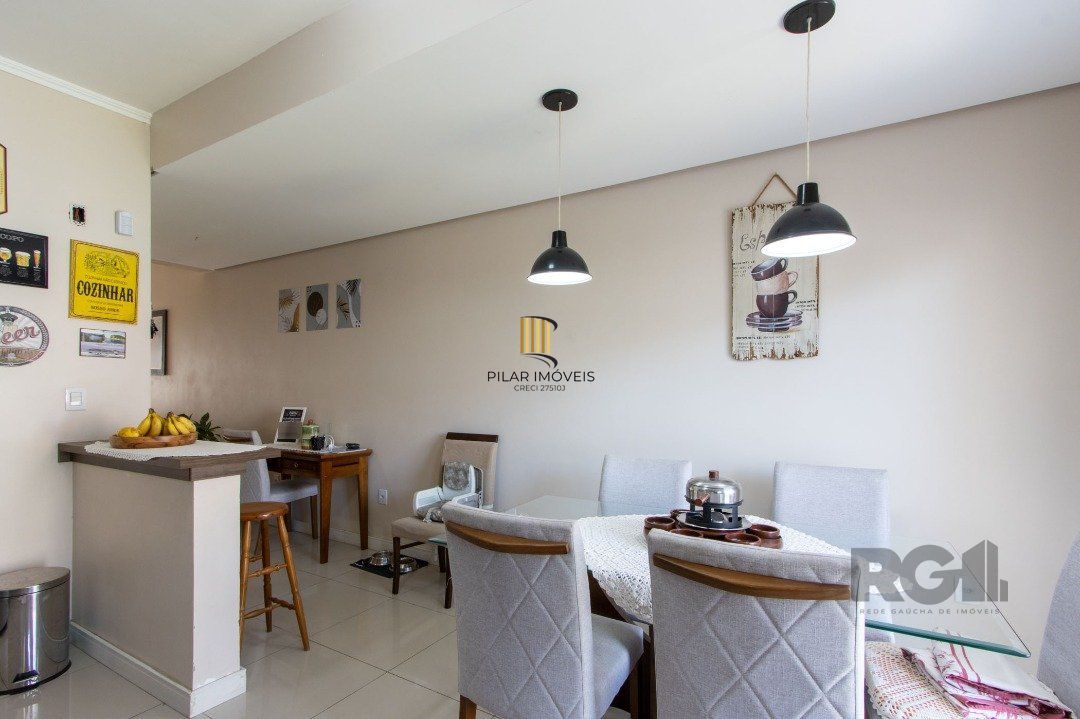 Casa 2 dormitórios no bairro Guarujá