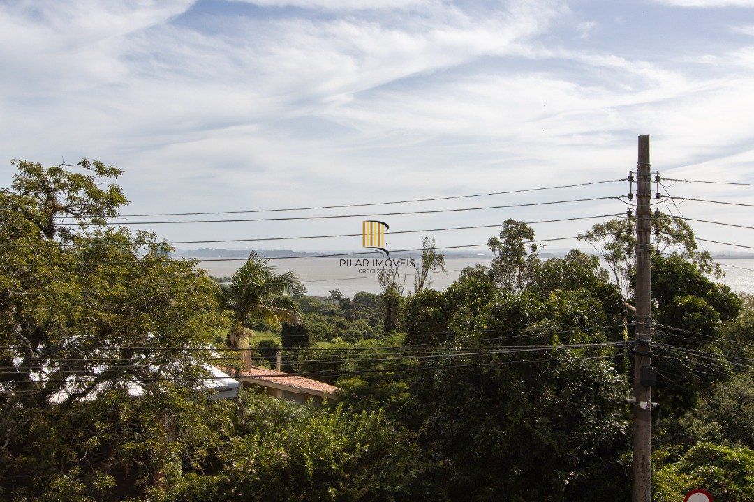Casa com 724 m² privativos, 4 dormitórios sendo 4 suítes, 6 vagas sendo 3 cobertas