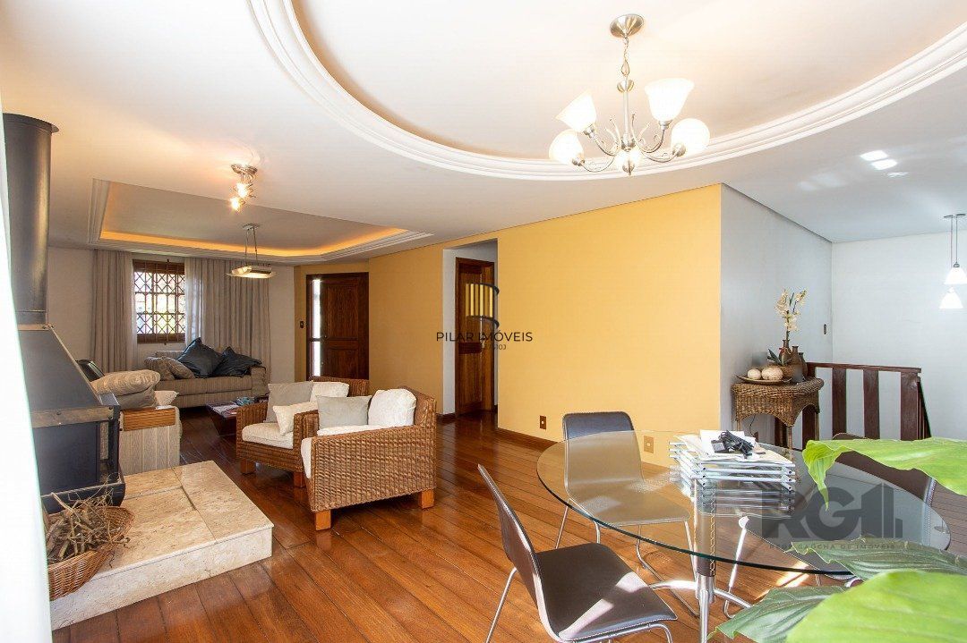 Casa 4 Dormitório(s) Bairro Nonoai