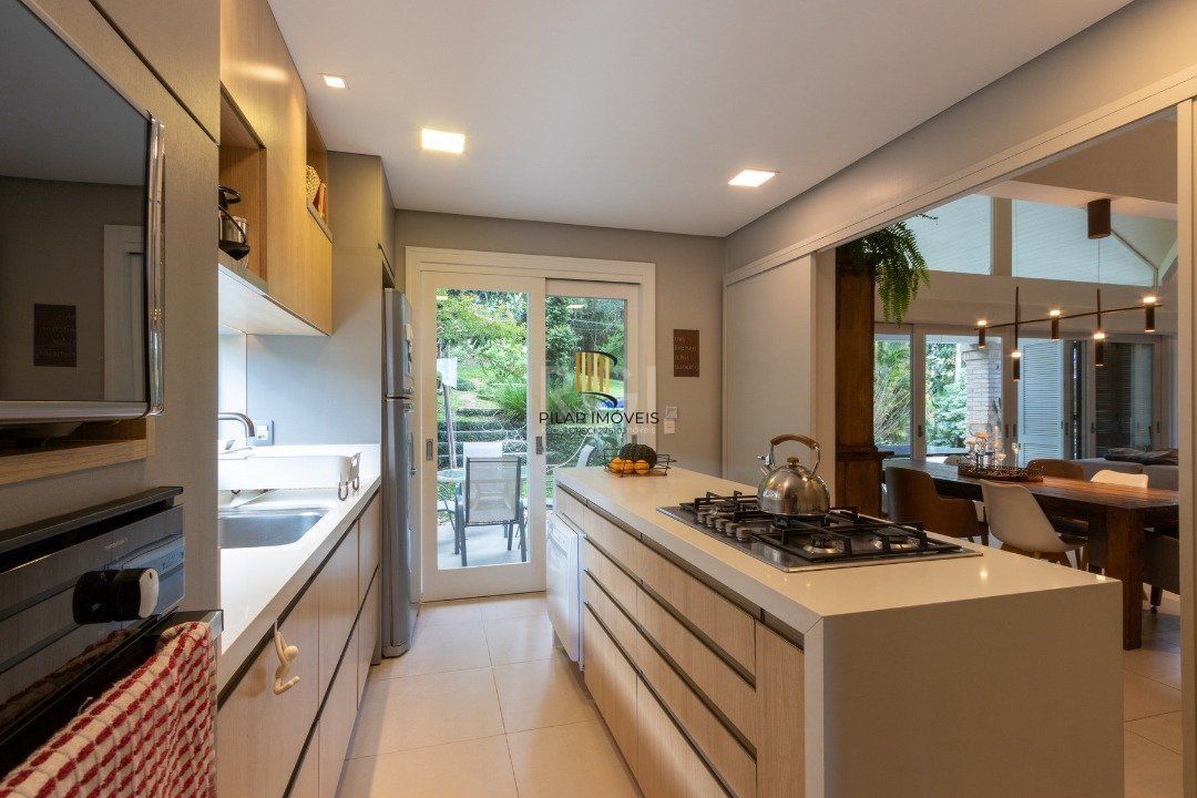 Casa Condominio para Venda - 280m², 3 dormitórios, sendo 1 suites, 4 vagas - Campo Novo