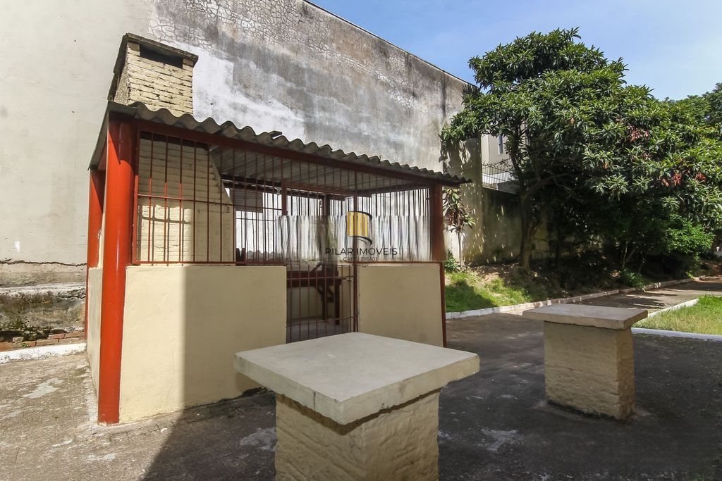 Apartamento com 1 dormitório no condomínio Pereira Neto