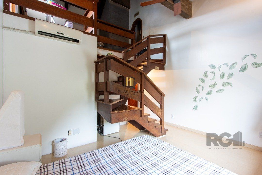 Casa para Venda - 645m², 4 dormitórios, sendo 4 suites, 11 vagas - Tristeza