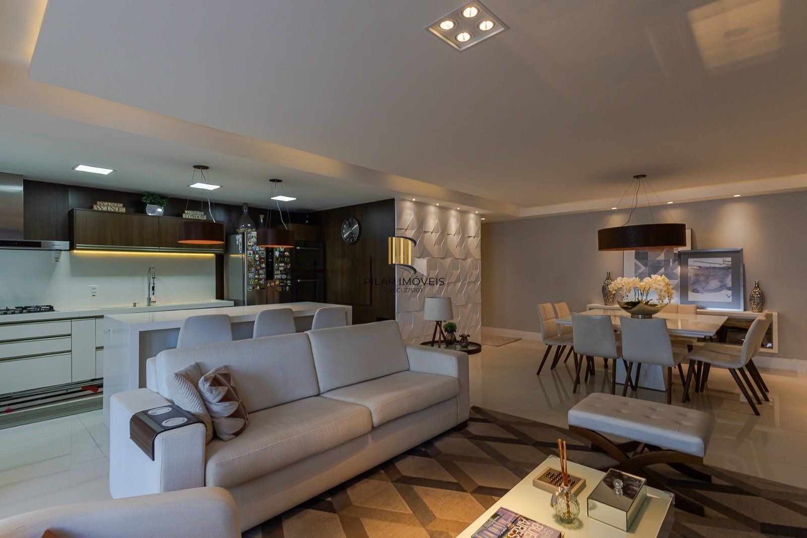 Apartamento 136 m² 3 suítes e 3 vagas de garagem no bairro Chácara das Pedras.