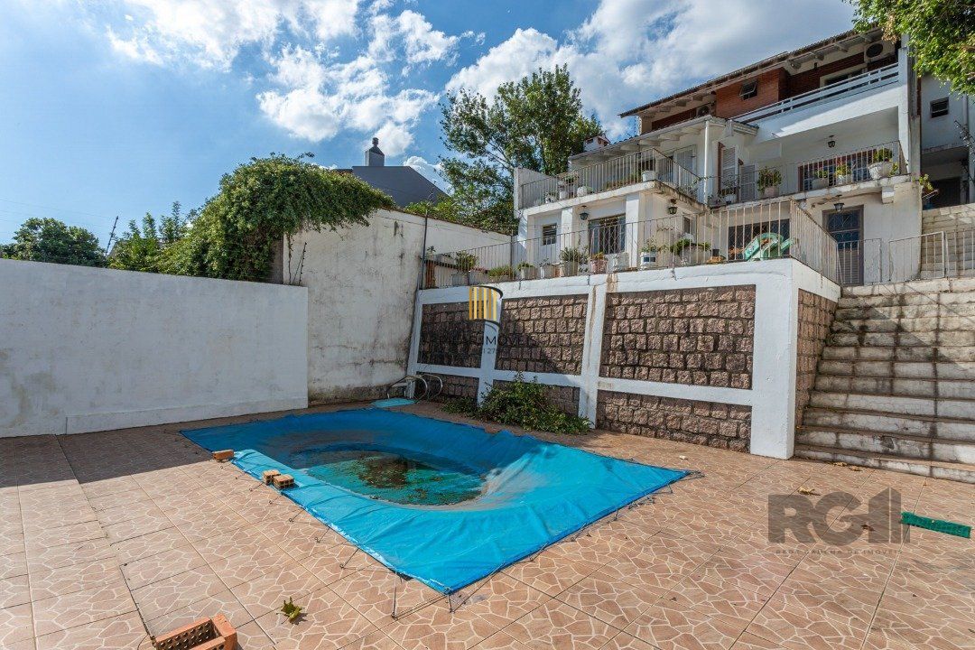 Casa com 3 Quartos à Venda, 293 m² por R$ 650.000