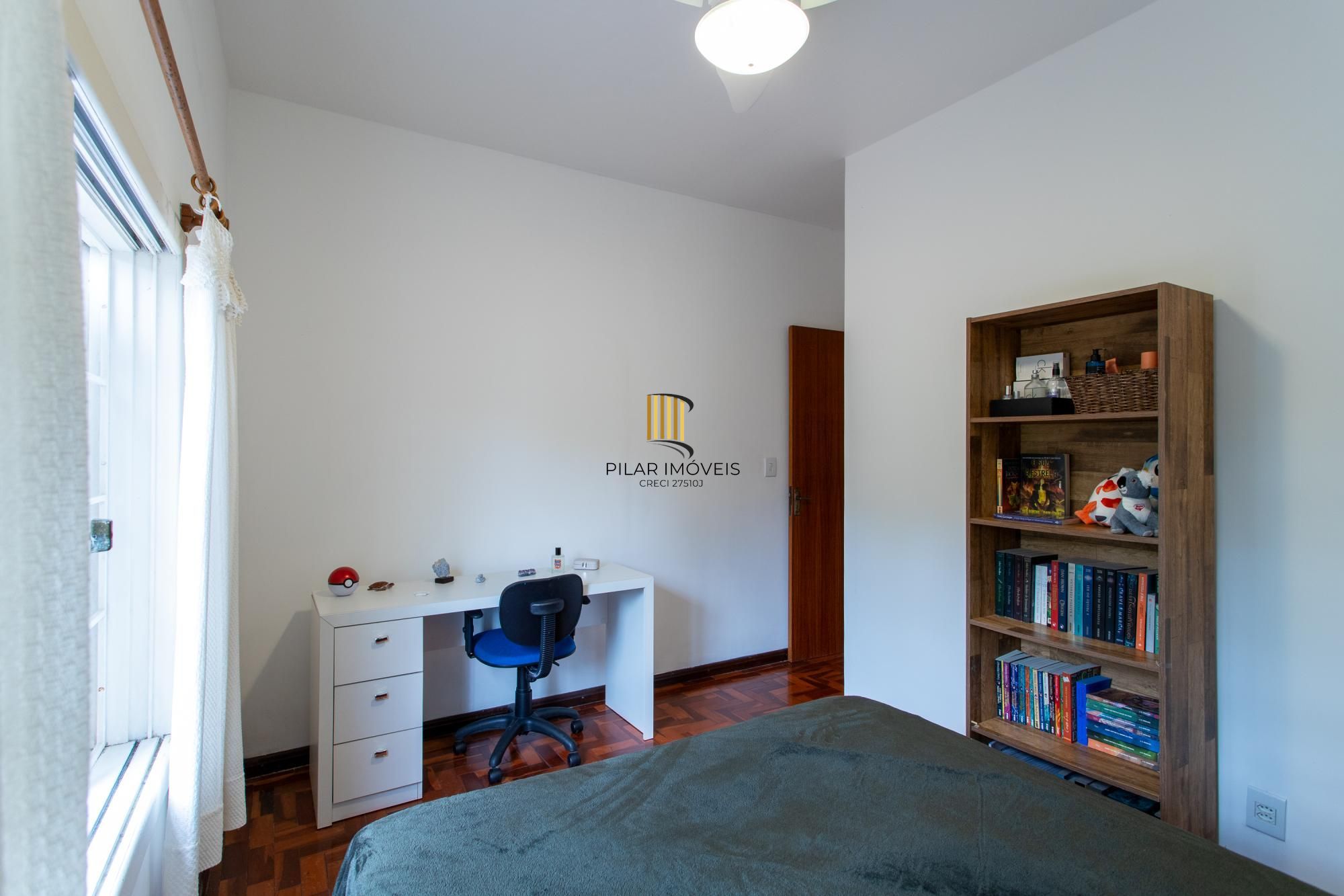 Casa 5 dormitórios no bairro Vila Assunção