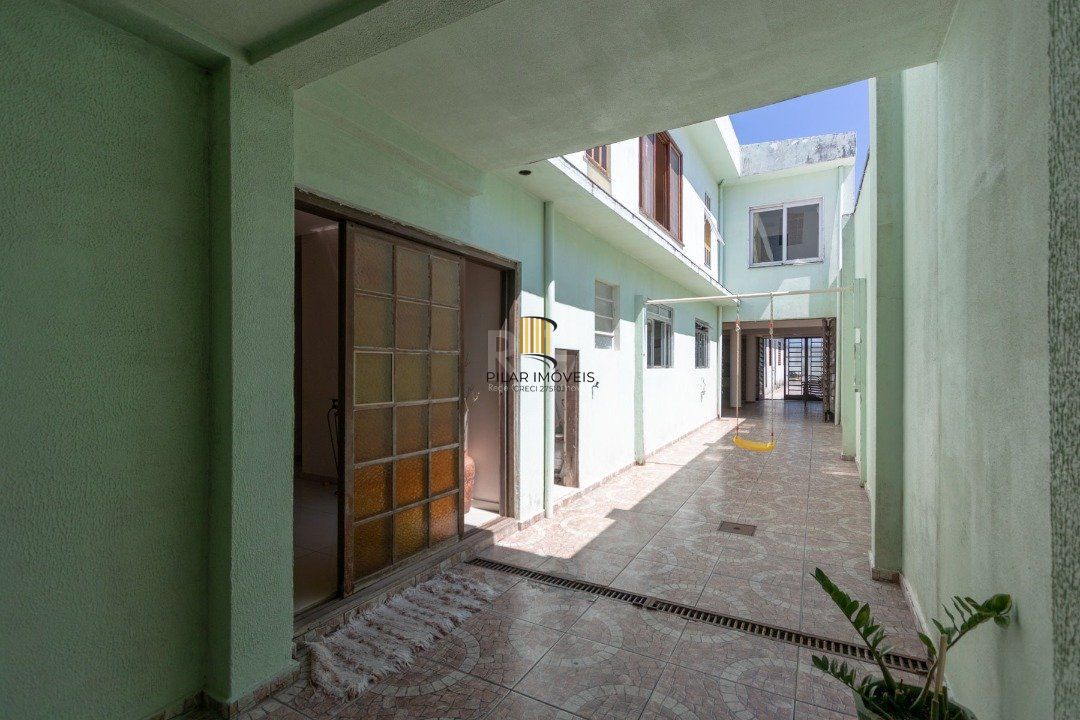 Sobrado para Venda - 356.93m², 4 dormitórios, sendo 2 suites, 4 vagas - Tristeza