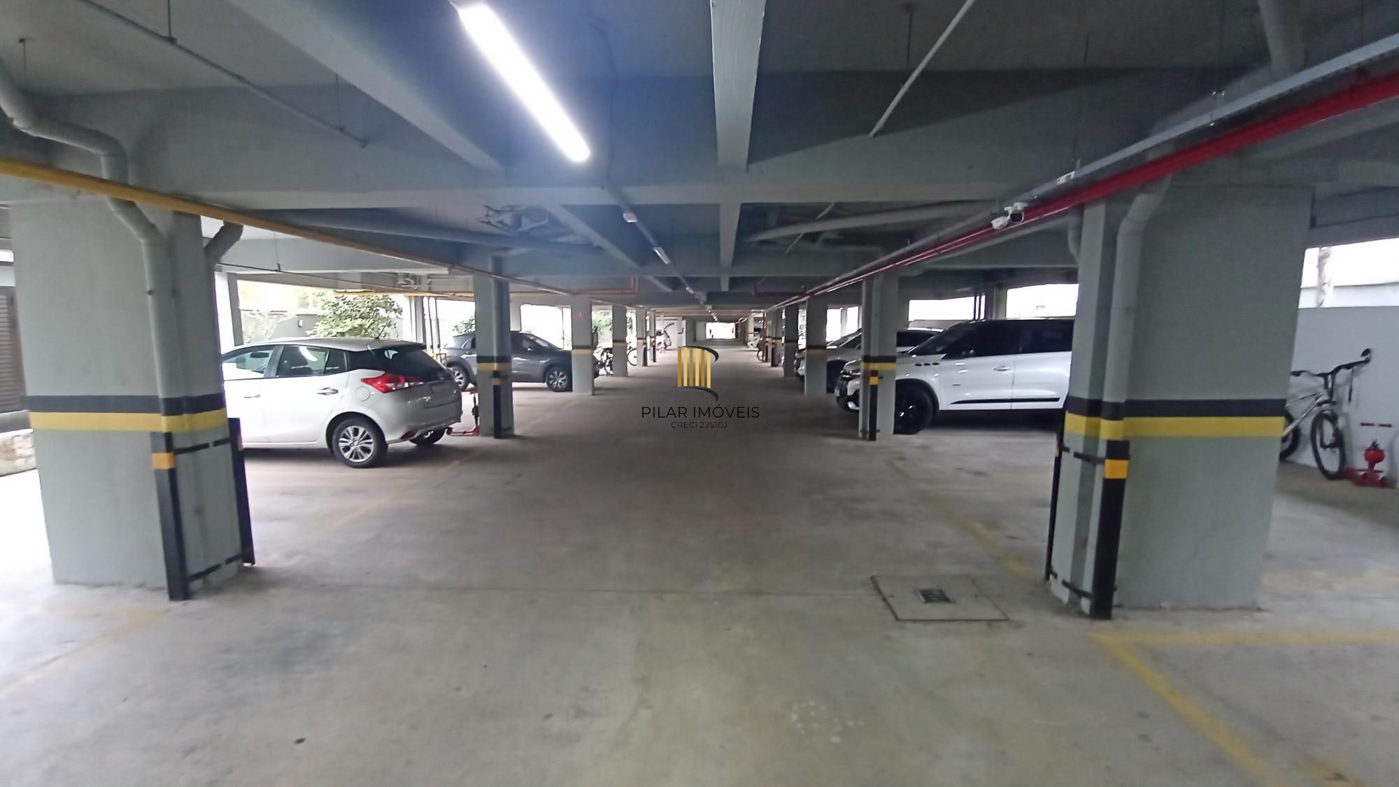 Apartamento com 3 dormitórios e 2 vagas, no bairro Ipanema