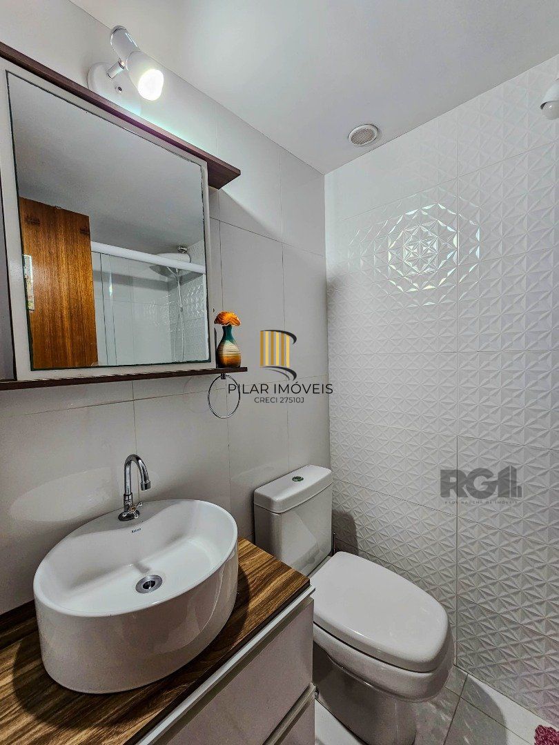 Casa em Condomínio 4 Dormitórios na Glória!!