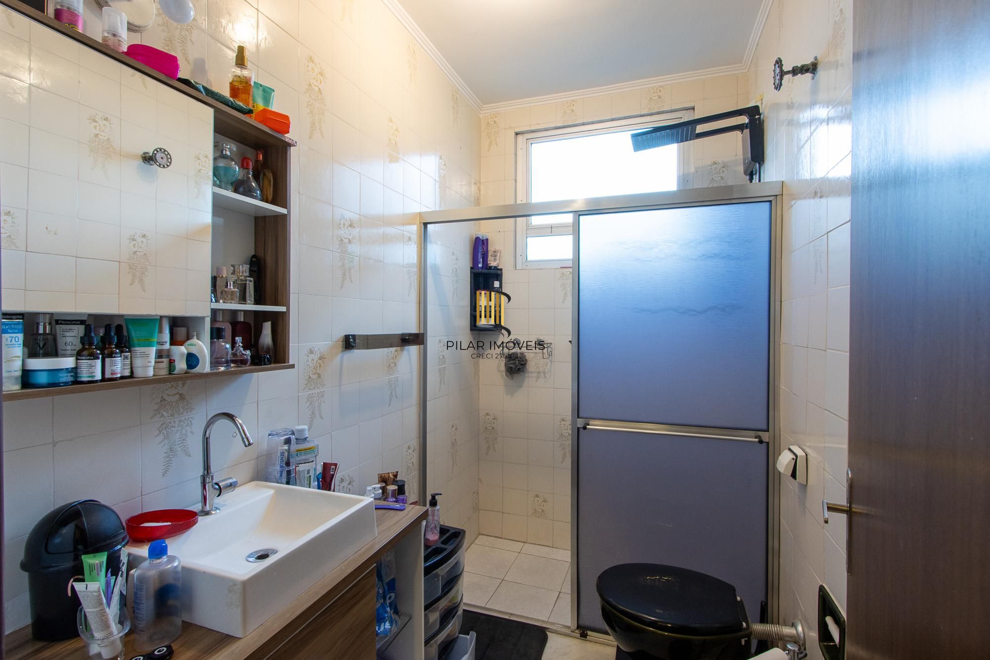 Apartamento Semi-mobiliado de 2 Quartos no Bairro Bom Fim