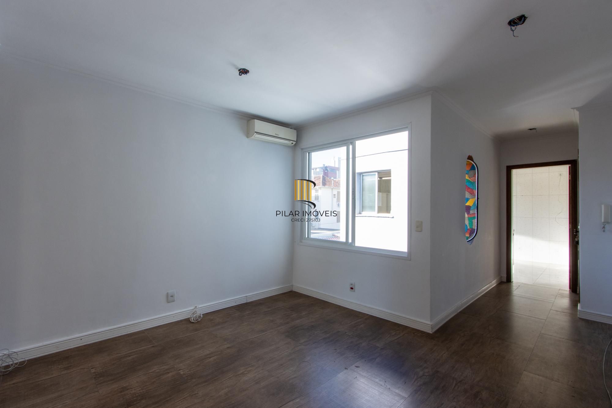 Apartamento com 2 dormitórios com 74m² e 1 vaga e no Menino Deus