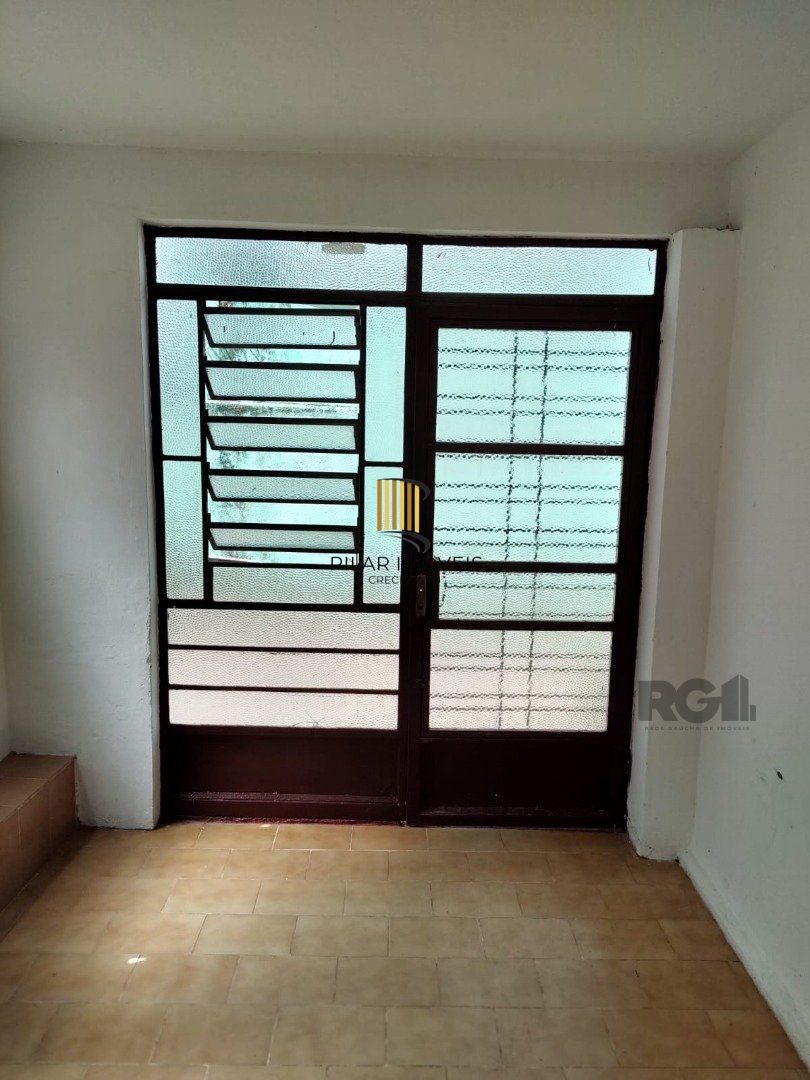 Casa para Venda - 247.37m², 4 dormitórios, 4 vagas - Partenon