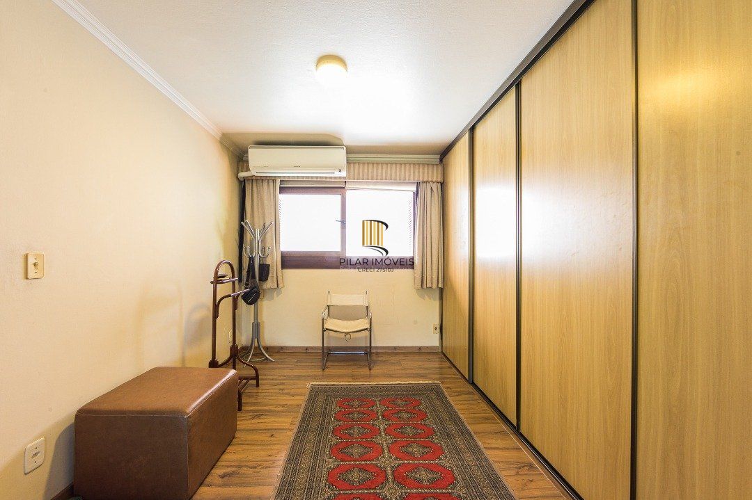Casa para Venda - 370m², 5 dormitórios, sendo 2 suites, 7 vagas - Vila Assunção