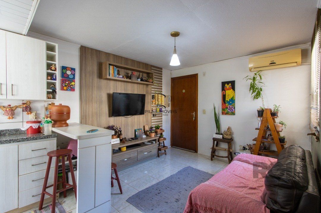 Apartamento semimobiliado com 2 dormitórios, banheiro social e 1vaga rotativa