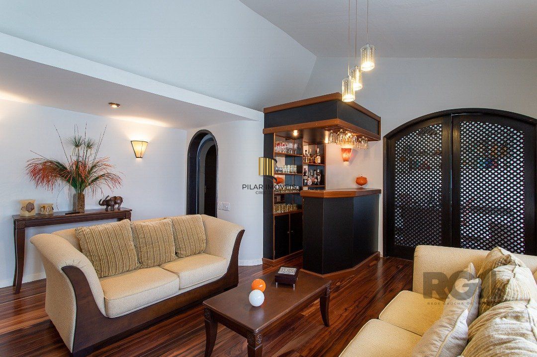 Casa 4 dormitórios no bairro Jardim Isabel