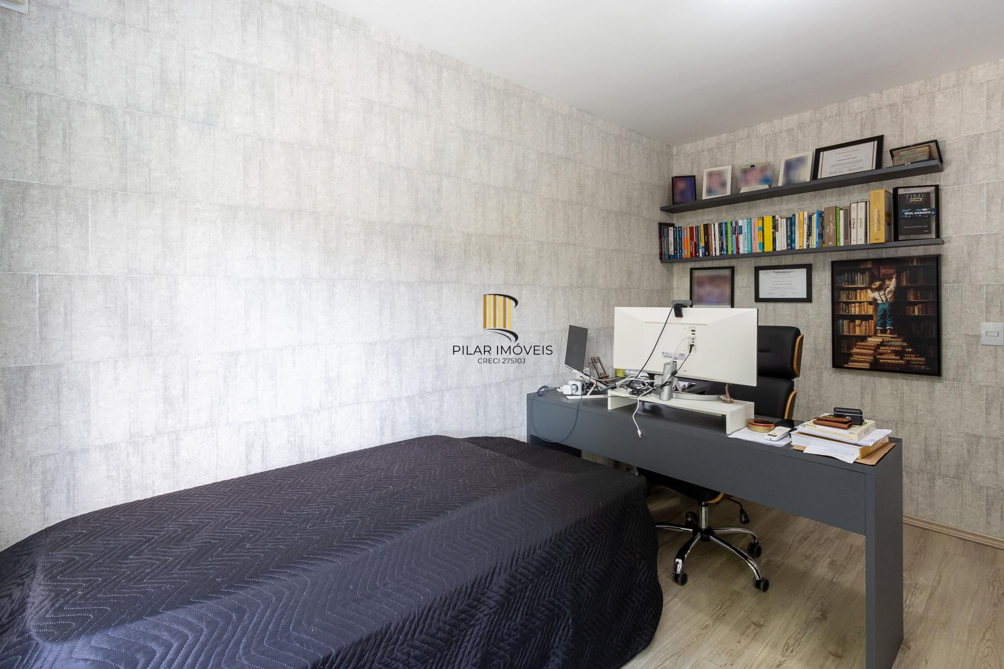 Casa 3 dormitórios no bairro Hípica