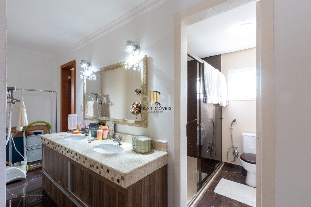 Casa para Venda - 342m², 3 dormitórios, sendo 2 suites, 2 vagas - Espírito Santo