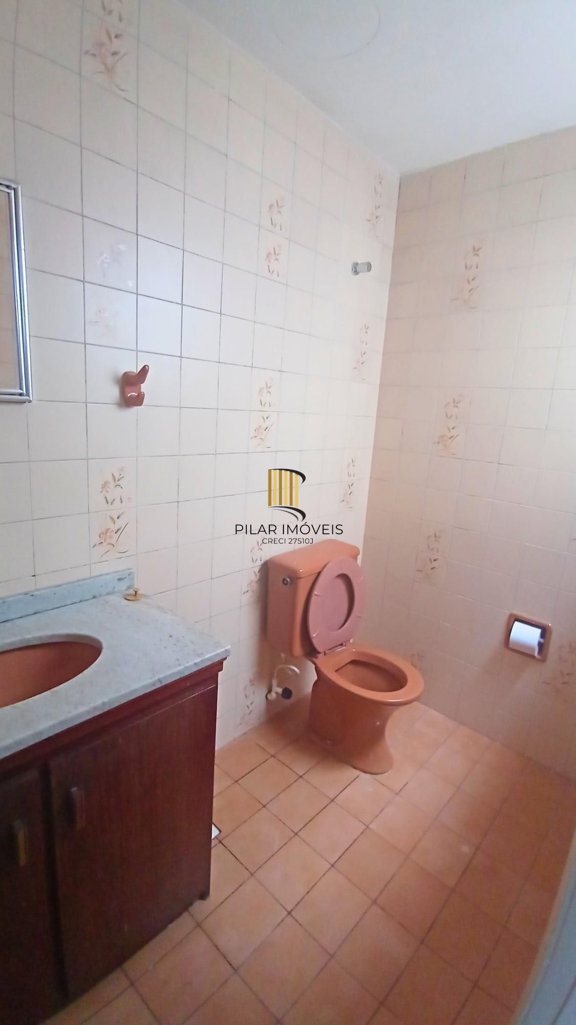 Sala comercial com vaga dupla, ao lado do Hospital Moinhos de Vento