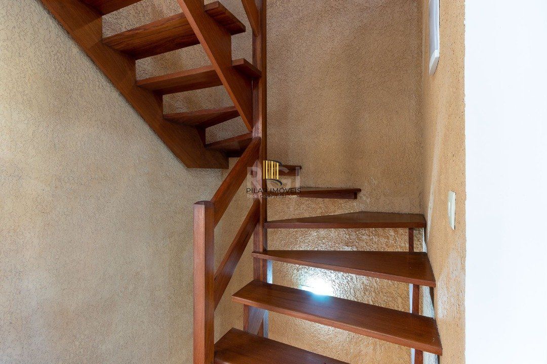 Casa para Venda - 195.96m², 3 dormitórios, sendo 1 suites, 2 vagas - Espirito Santo