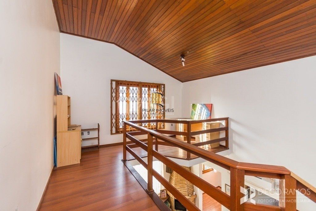 BELO SOBRADO REFORMADO 3 DORMITÓRIOS - BAIRRO NONOAI