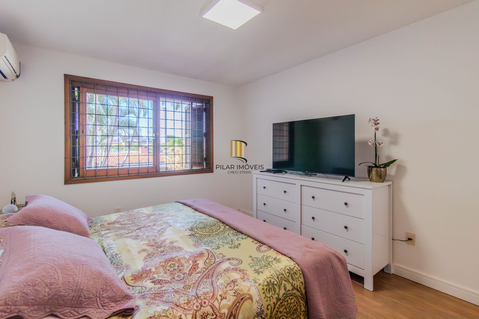 Casa para Venda - 410m², 3 dormitórios, sendo 3 suites, 2 vagas - Ipanema