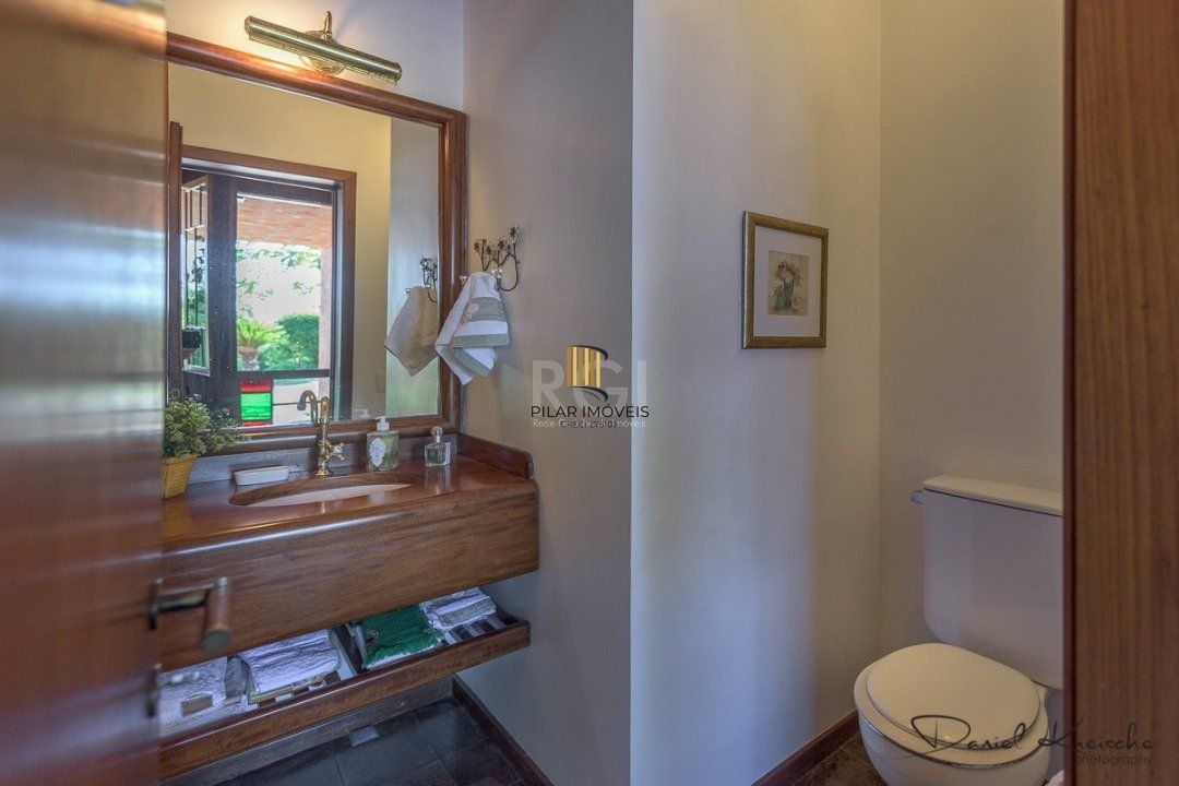 Casa para Venda - 418m², 5 dormitórios, sendo 1 suites, 6 vagas - Tristeza