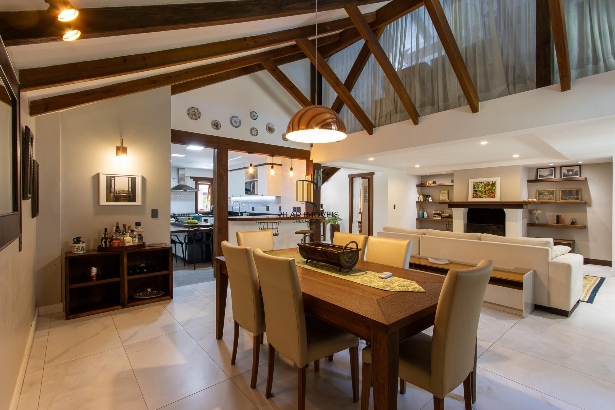 Casa 4 suites no Terra Ville, com home office, estar íntimo, 4 vagas e piscina.