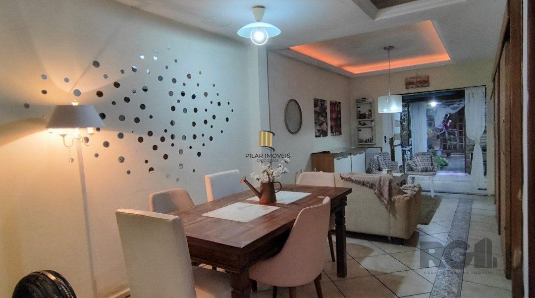 Casa para Venda - 116.48m², 3 dormitórios, sendo 1 suites, 2 vagas - Guarujá