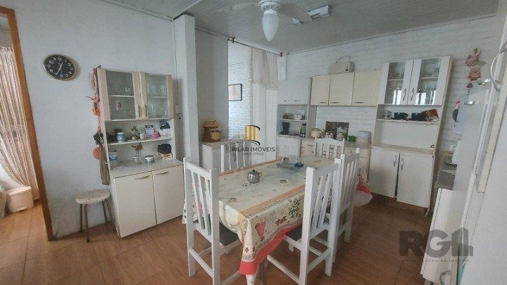 Casa 2 dormitórios no bairro Camaquã