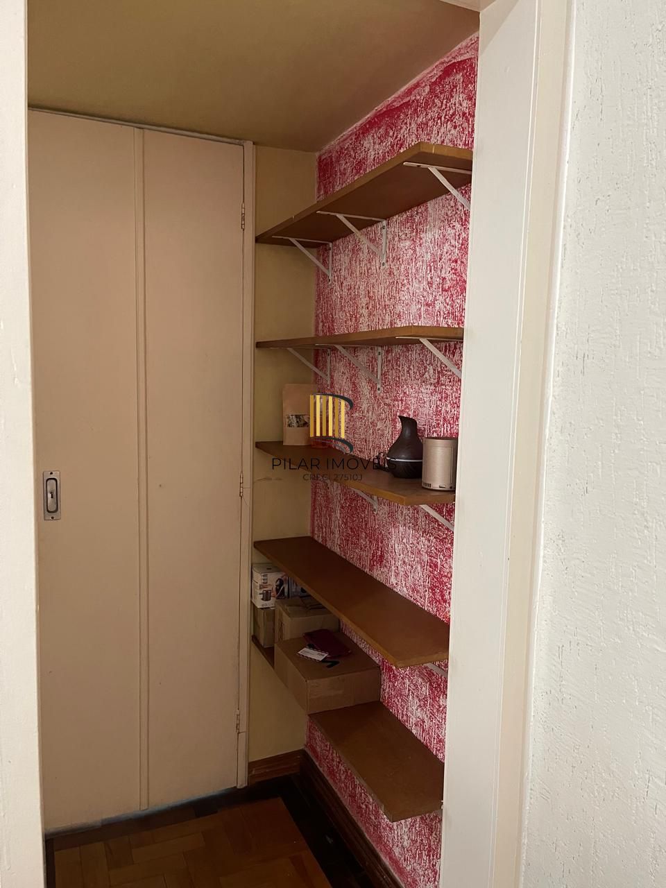 Apartamento de 01 dormitório, semimobiliado, bairro Praia de Belas, em Porto Alegre com 45,19m2!