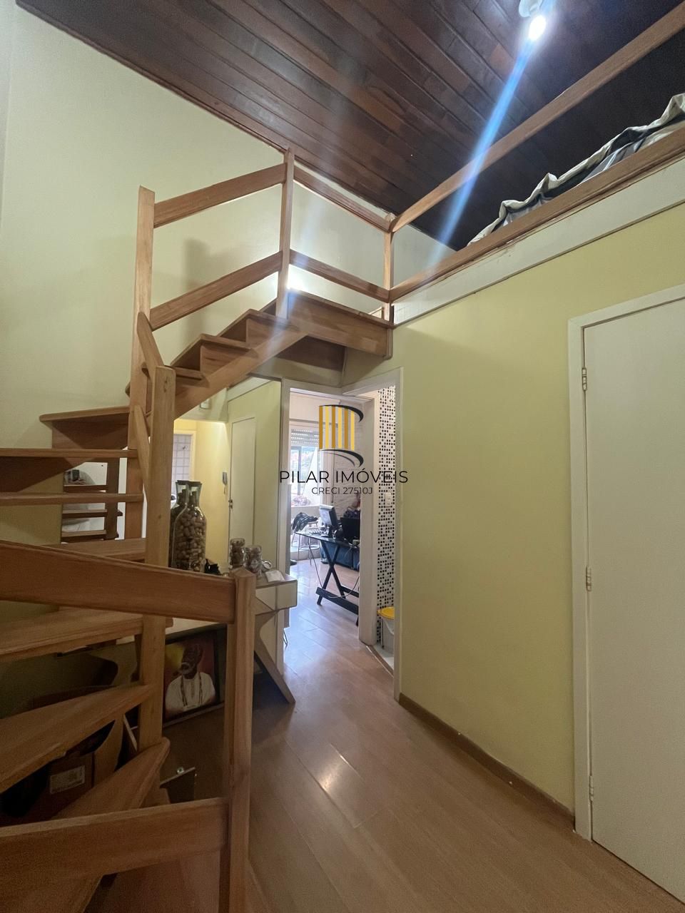 **Cobertura com 2 Quartos e Churrasqueira na Glória, Porto Alegre - Oportunidade Única!**