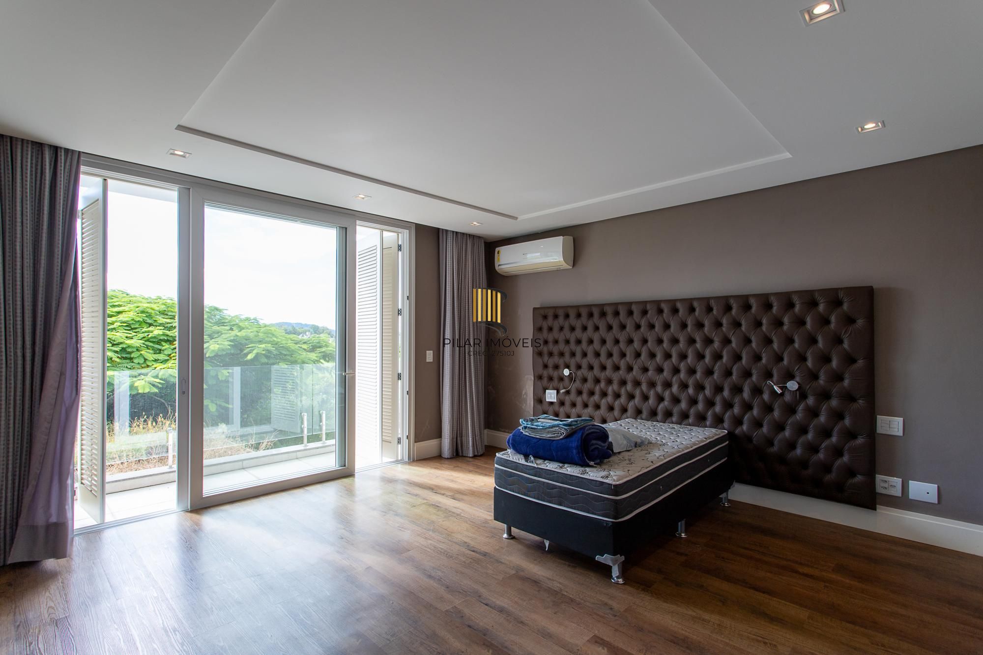 Casa de Condomínio 4 dormitórios no bairro Terraville