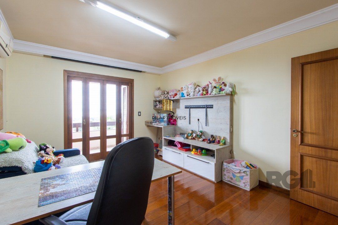 Casa para Venda com 4 dormitórios, sendo 2 suites e 4 vagas no bairro Jardim Isabel