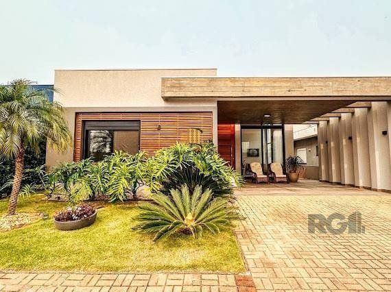 Casa de Condomínio 4 dormitórios no bairro Centro
