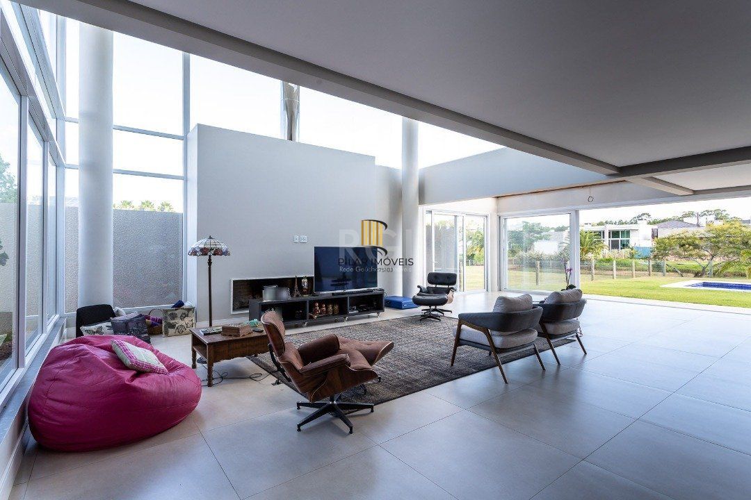 Casa Condominio para Venda - 380m², 3 dormitórios, sendo 3 suites, 6 vagas - Terra Ville