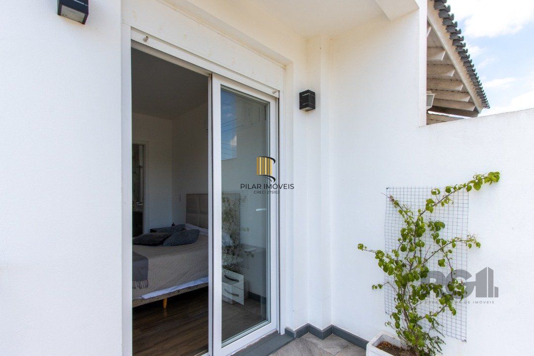 Casa 2 dormitórios no bairro Hípica