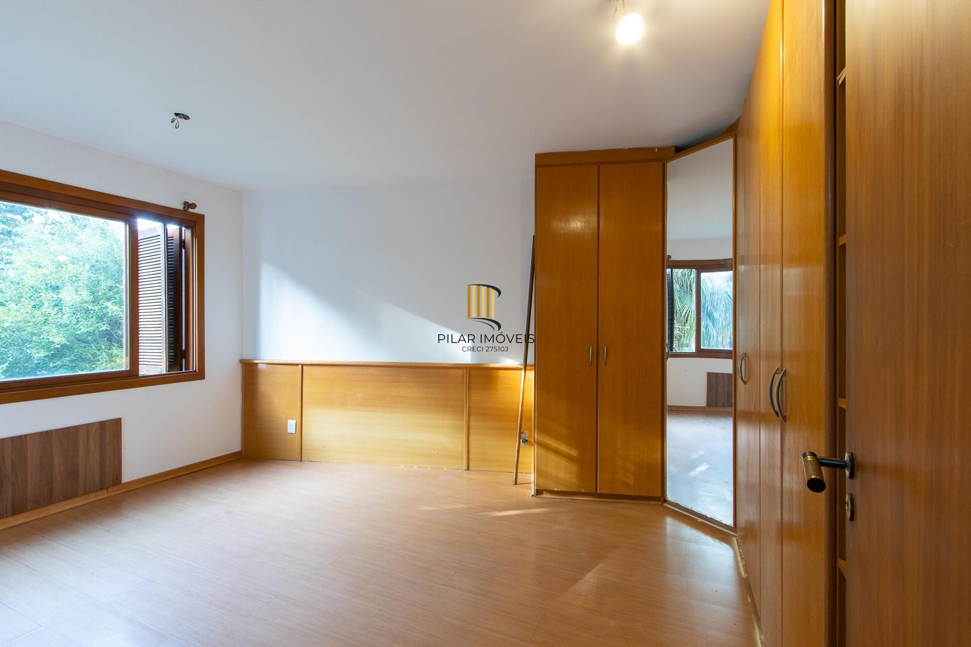 Apartamento bairro Cavalhada com 03 dormitórios, gabinete e 2 vagas 134,35m2 privativos!