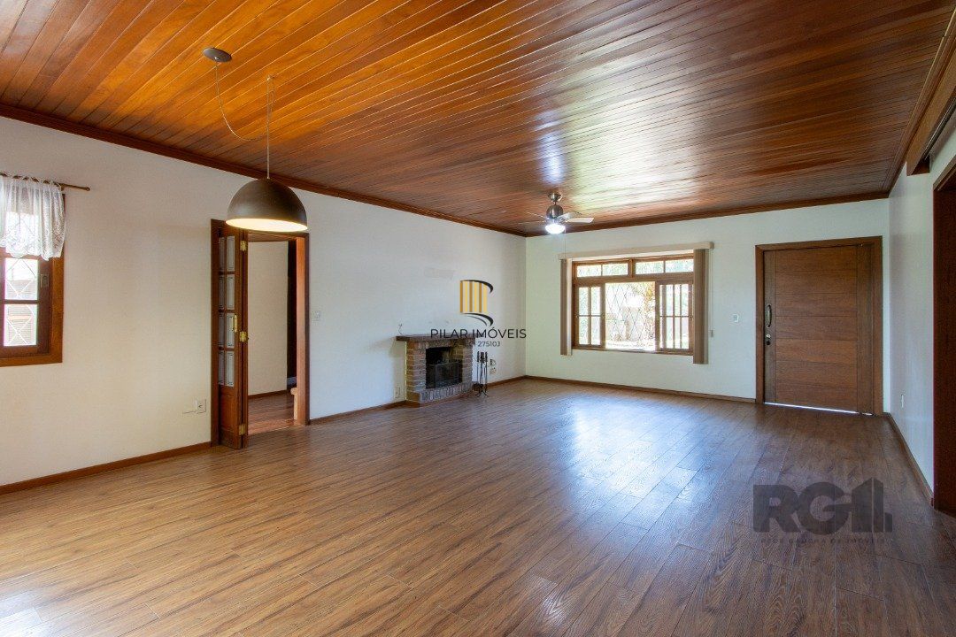 Casa 4 dormitórios no bairro Espírito Santo