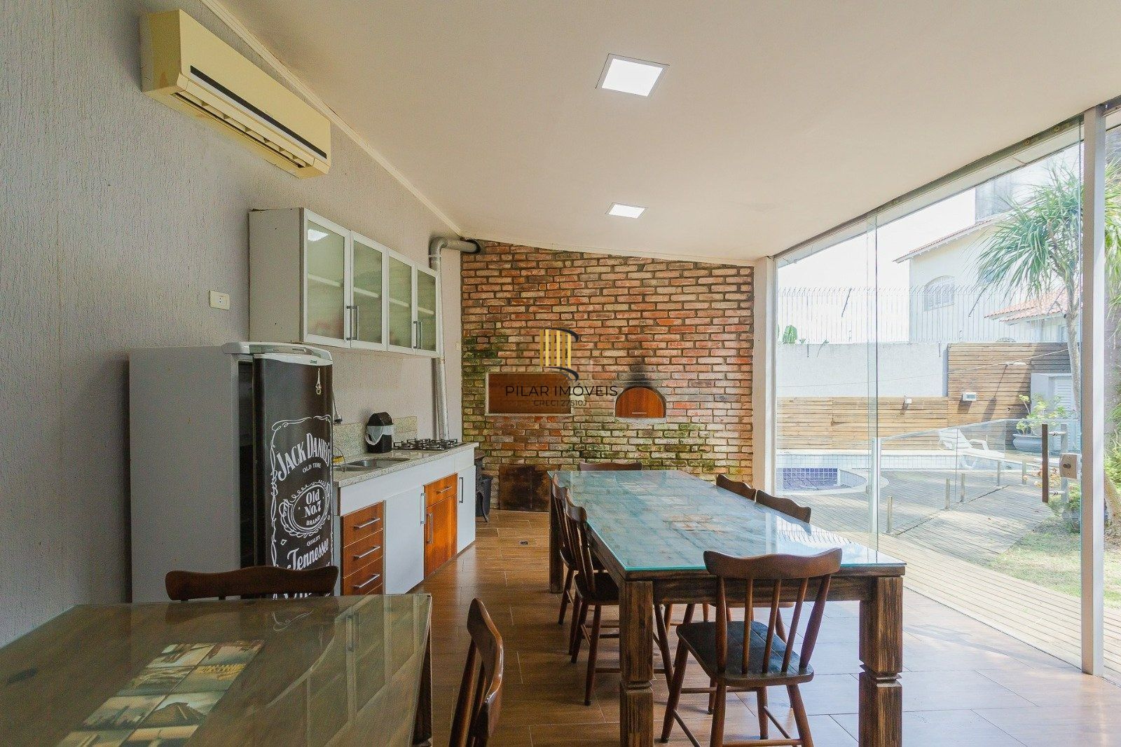 Casa Imponente com 5 Dormitórios (3 Suítes) no Bairro Chácara das Pedras