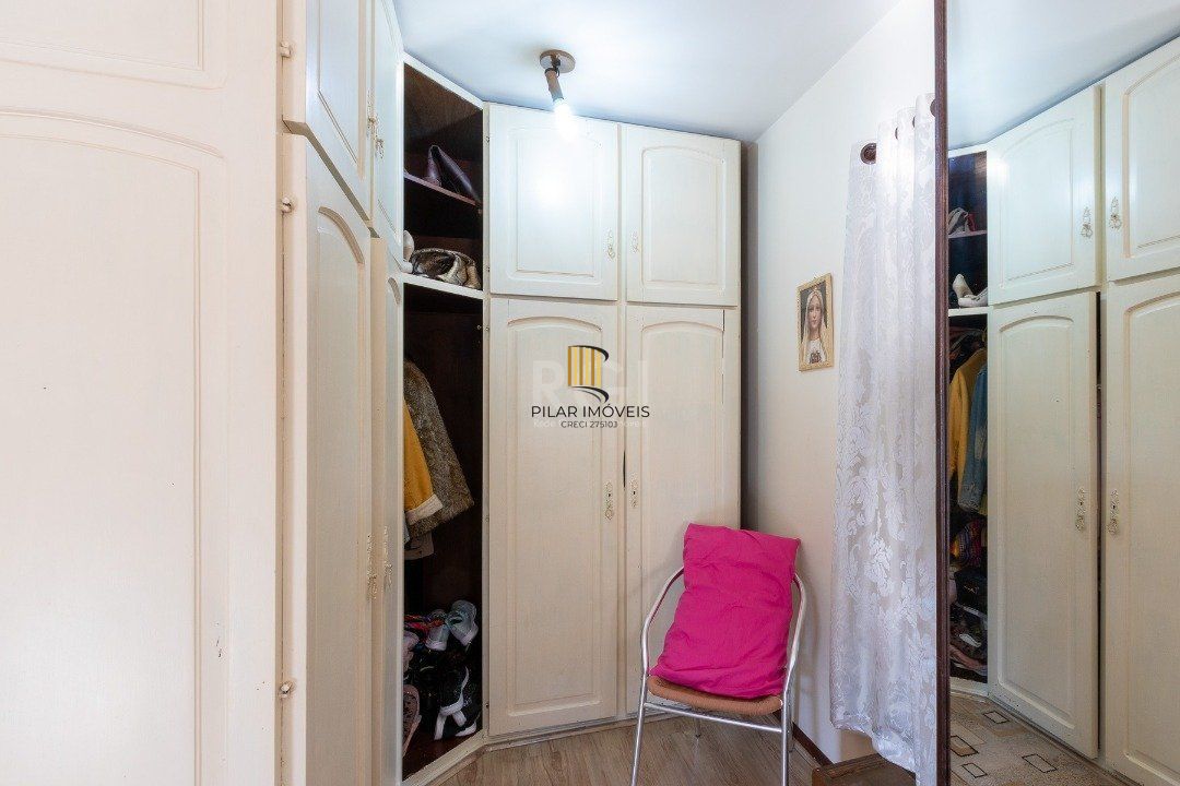 Casa com piscina para Venda , 4 quartos, sendo 1 suite, 3 vagas