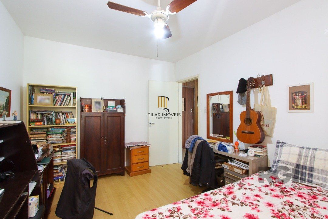 Casa térrea com  hall de entrada ,4 dormitórios