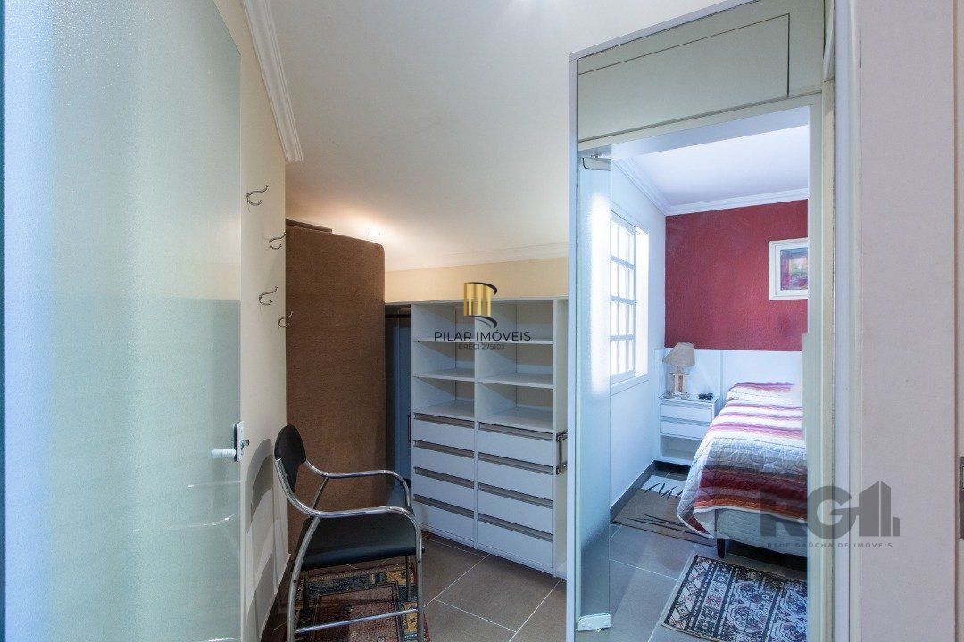 Casa para Venda - 254m², 4 dormitórios, sendo 3 suites, 5 vagas - Espirito Santo