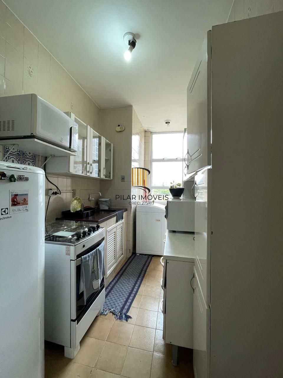 Apartamento de 01 dormitório, semimobiliado, bairro Praia de Belas, em Porto Alegre com 45,19m2!